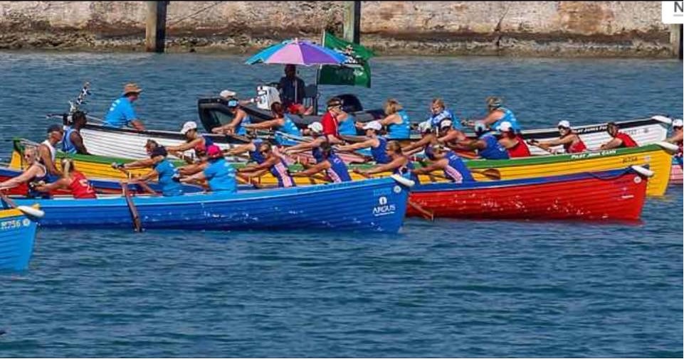 Thirty members of Jurassic coast Gig Clubs from both Dorset & Devon named “Team Jurassic”  attended the first Bermudian gig rowing regatta. 